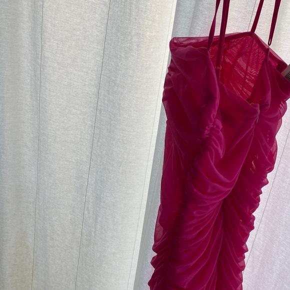 Aritzia Luxor Dress in Fuchsia - Picture 2 of 6
